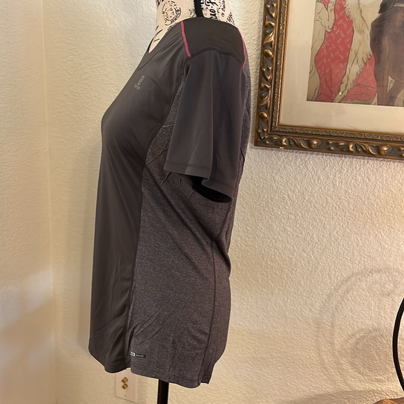 NWOT Salomon Woman's Running Shirt - Picture 4 of 7
